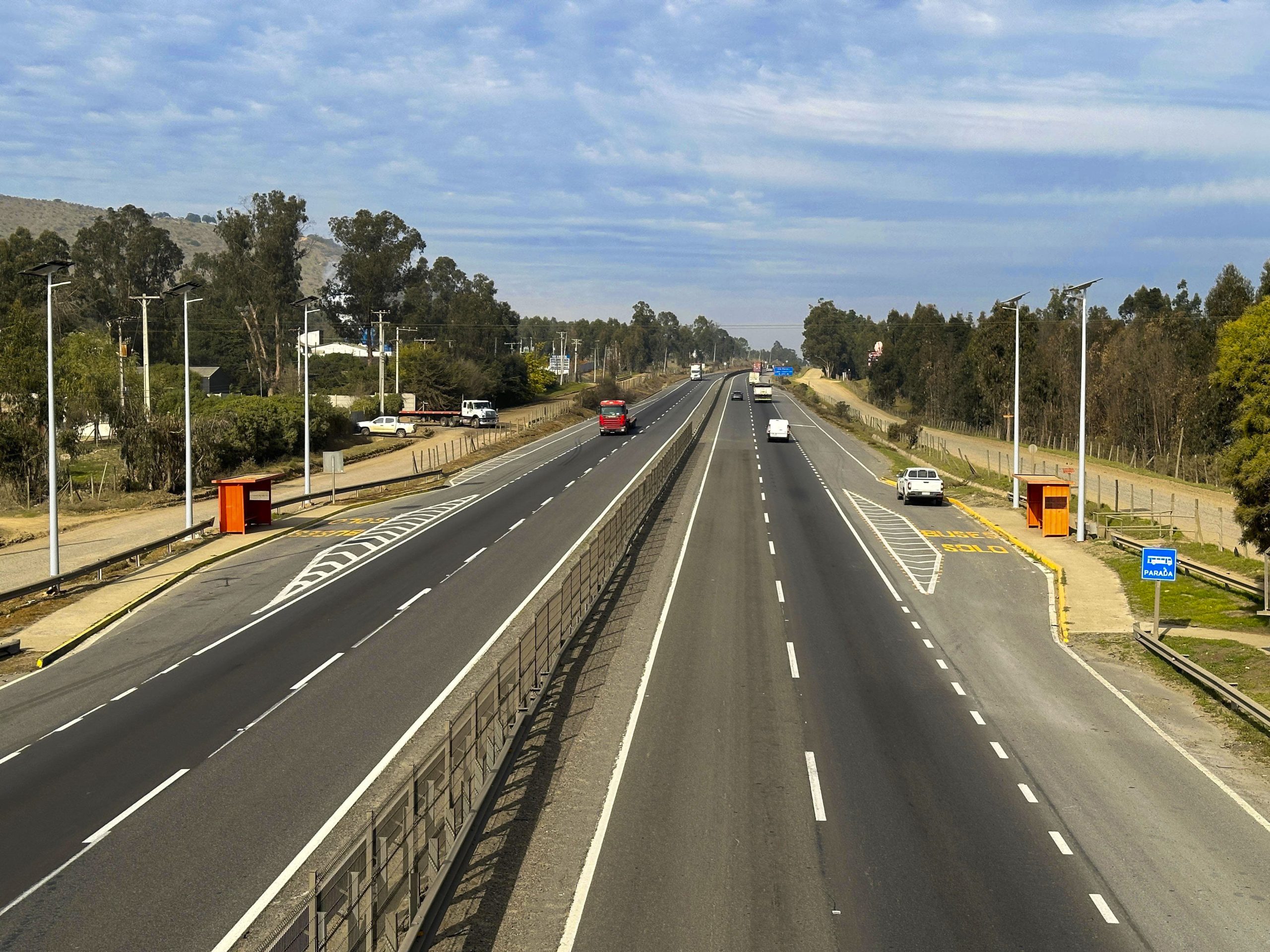 Alumbrado solar en una carretera de 25km
